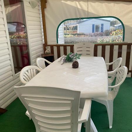 Mobil Home Parfait Etat Sur Camping Arvert Exteriér fotografie