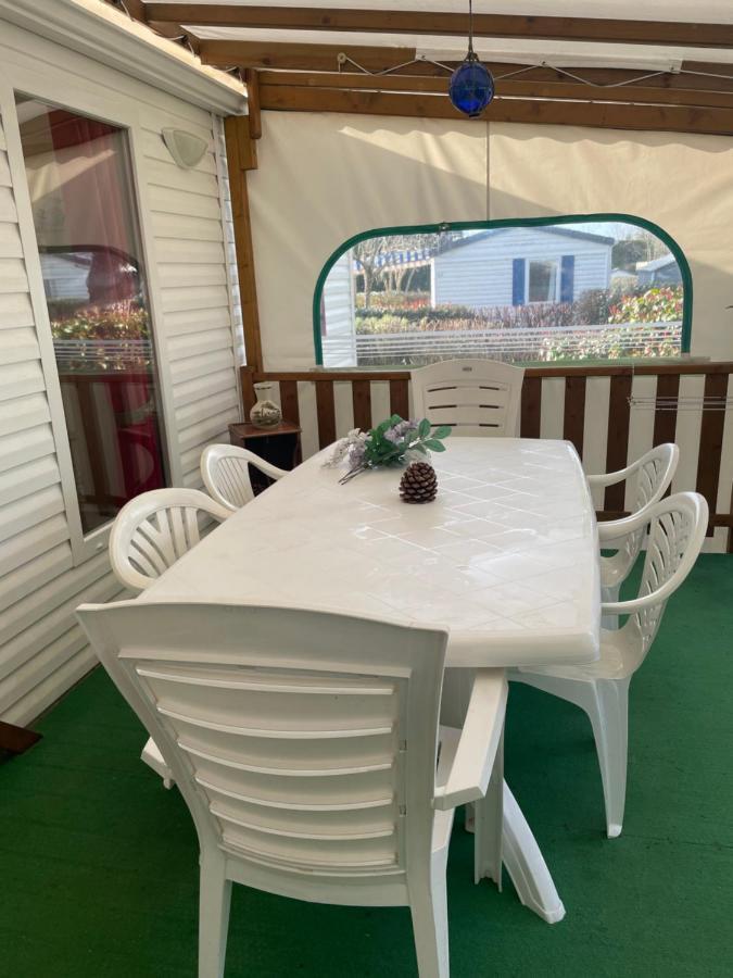 Mobil Home Parfait Etat Sur Camping Arvert Exteriér fotografie